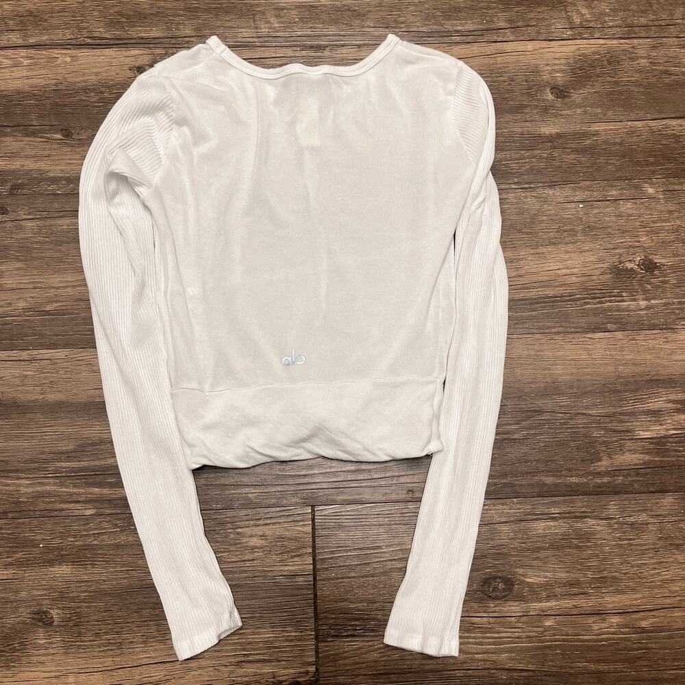 ALO Yoga Cover Long Sleeve Twist Front Crop Top White Ribbed Small Athleisure - Picture 5 of 7